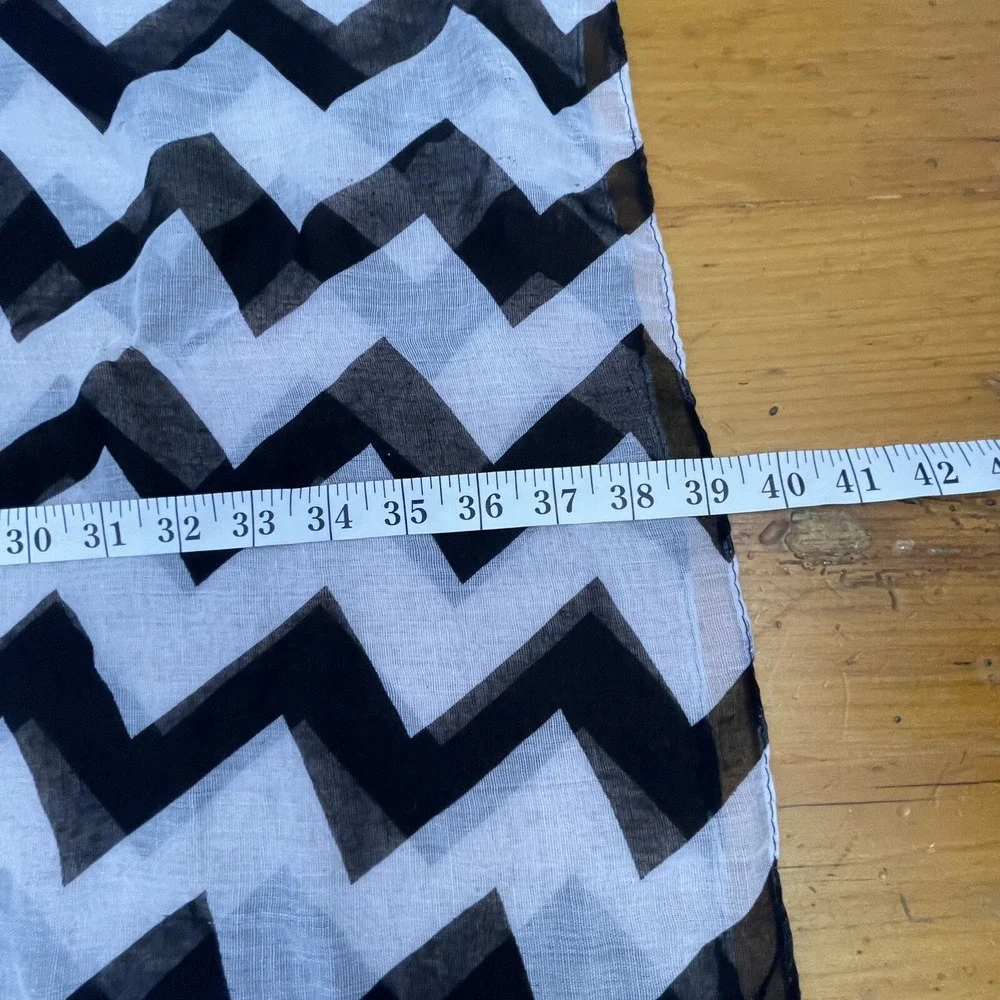 Black & White Infinity‎ Scarf Chevron Striped Lightweight Womens 39x35